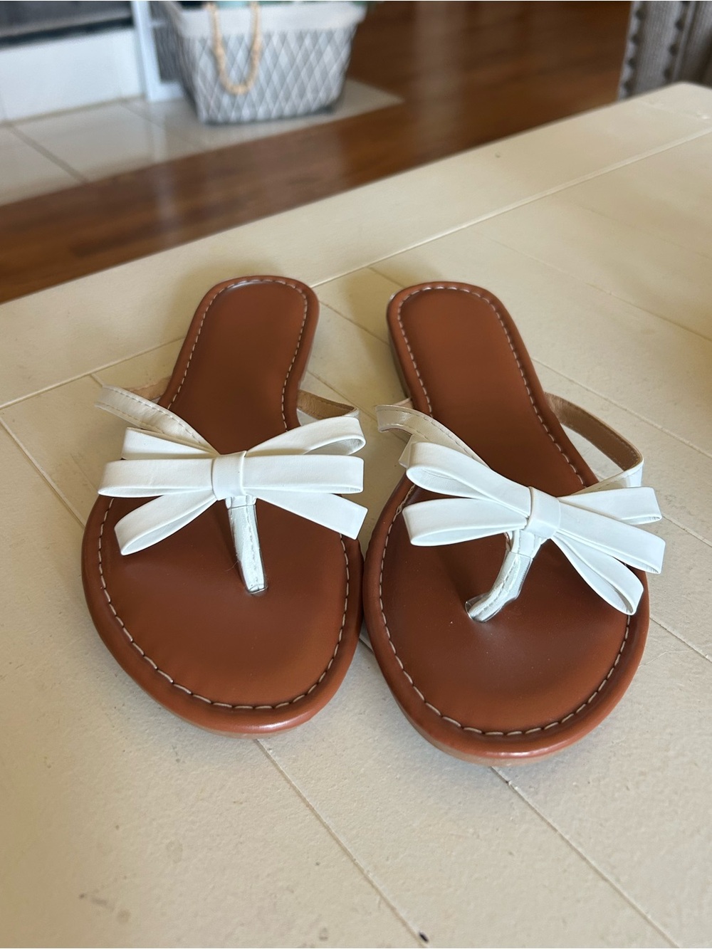 Women’s White Bow Thong Sandals 39